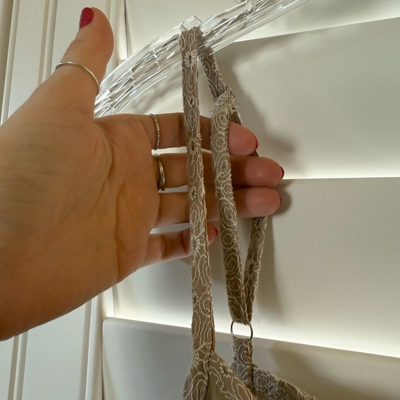 POL Floral Embroidered Camisole - Tan and Cream - Picture 5 of 8